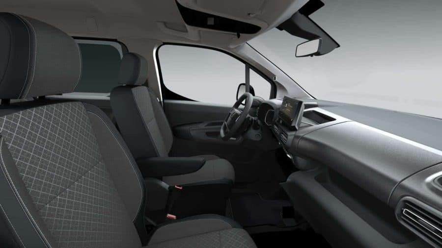 Renting De Furgonetas Opel Combo1.5 TD S/S AT8 Ultimate Kiama Blue