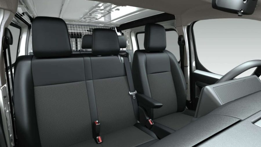 Renting De Furgonetas Opel VivaroDoble Cabina Plegable 1.5 BlueHDi 120 Kaolin White
